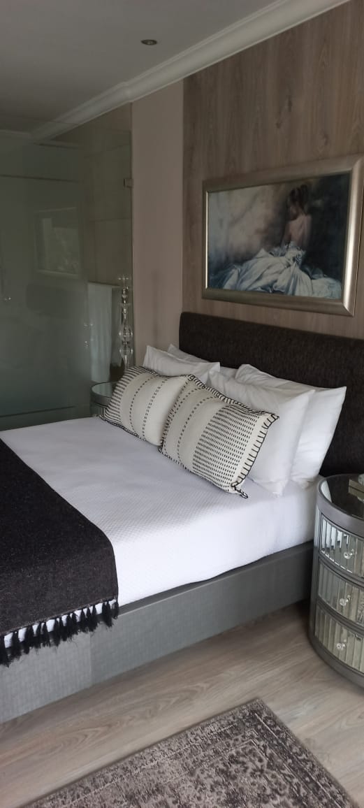 To Let 4 Bedroom Property for Rent in Greenways Golf Estate Western Cape